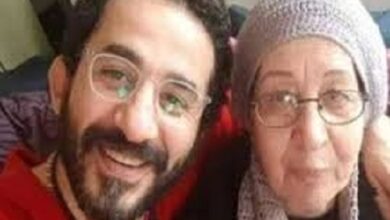 رحيل والدة أحمد حلمي يفجع الوسط الفني.. تفاصيل الساعات الأخيرة