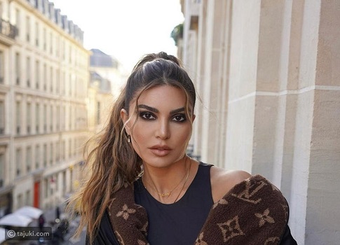 يعمل المكياج على إبراز جمال المرأة وتحديد ملامحها لكن عند اختيار المكياج الغير مناسب يؤدي دوراً عكسياً وتبدأ البشرة في البهتان
