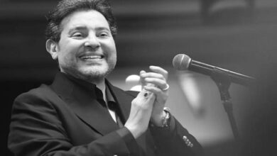 بكلماتٍ يغلفها الحزن والأسى، نعى شريف هاني شاكر والده، الفنان الكبير هاني شاكر، الذي رحل عن عالمنا منذ قليل، إثر أزمة صحية ألمت به