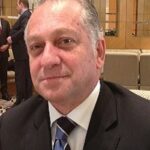 عاشت أجيال ما بعد الاستقلال في كثير من بلدان العالم العربي والعالم النامي على حلم ، حلمٍ وُلد مع رفع الأعلام الوطنية ورحيل آخر جندي أجنبي